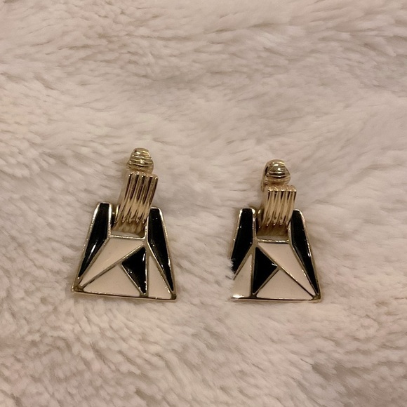 Trifari vintage Art Deco design clip on earrings, 1980’s era - Picture 4 of 12